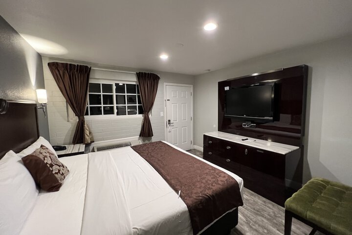 Room 4 of 22