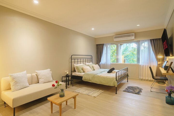 Room 33 of 57