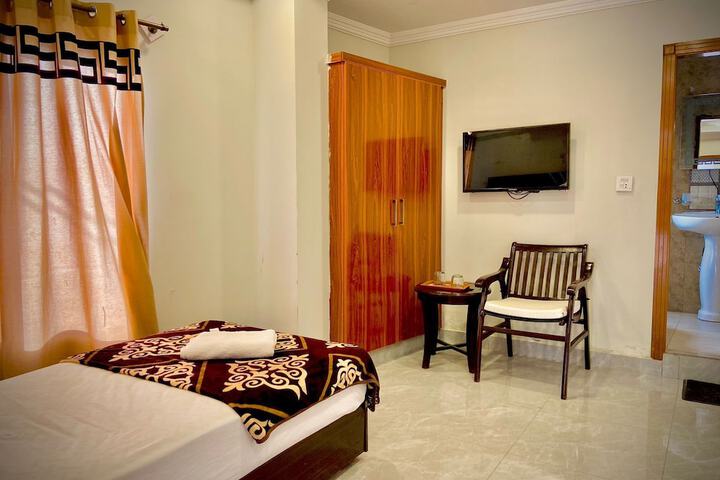 Room 6 of 29