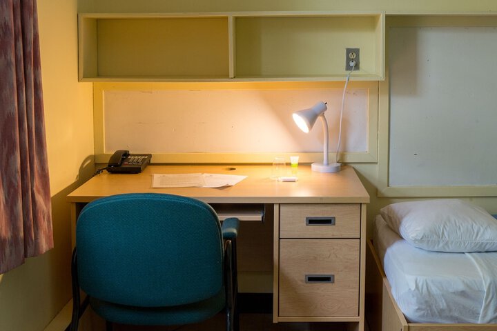 Room 10 of 31
