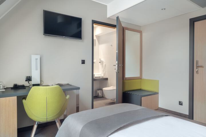 Room 17 of 113