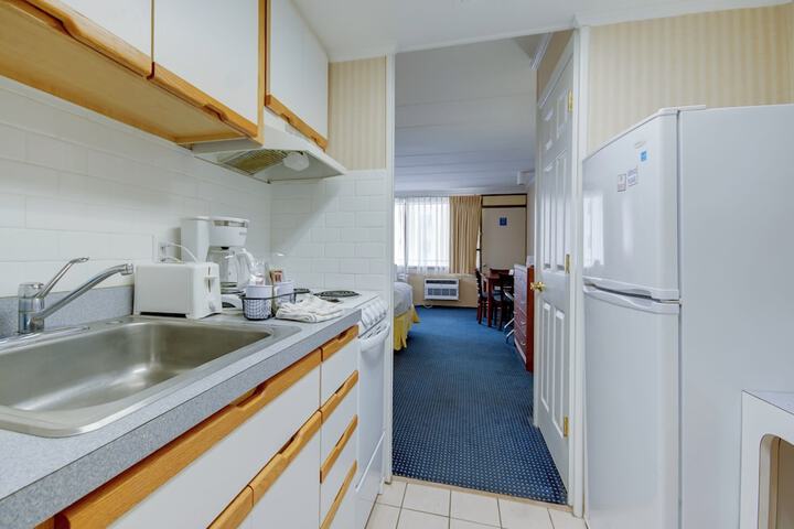Quadruple with Double Bed (3 of 18)
