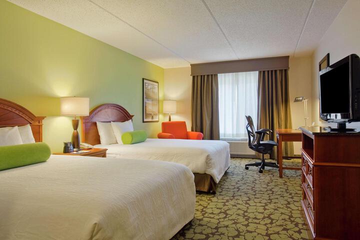 2 Queen Beds (1 of 11)