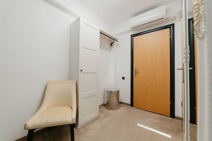 Room 33 of 112
