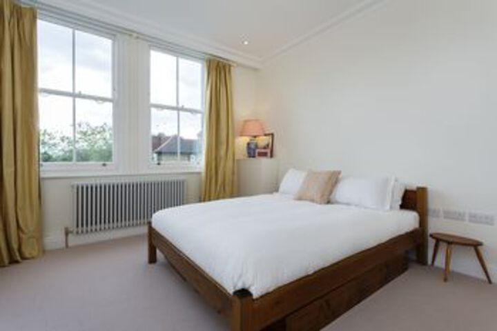 Room 17 of 28