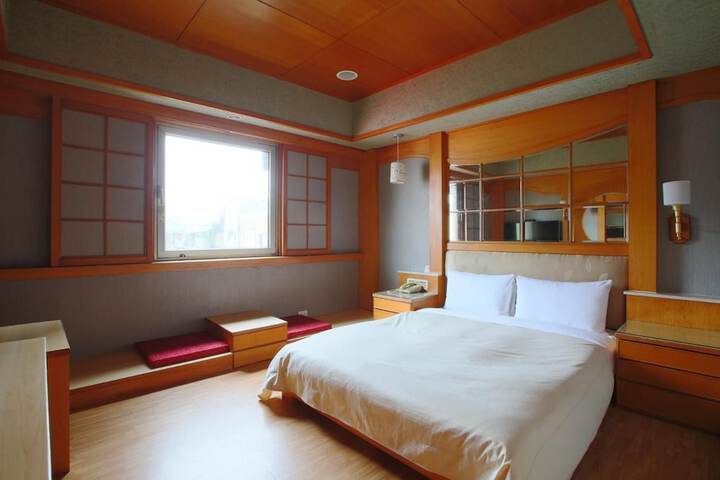 Room 30 of 56