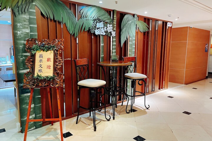 Hotel Interior 10 of 69