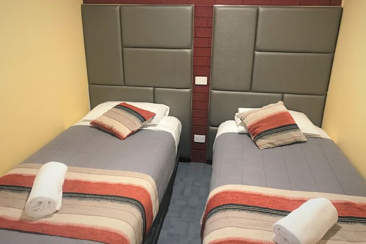 Room 14 of 99