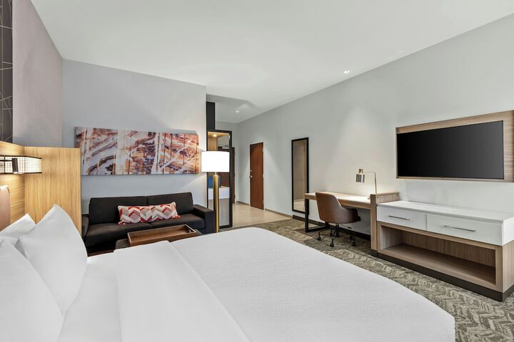 Room 10 of 40
