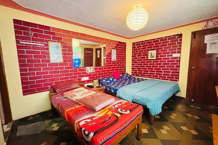Room 82 of 195