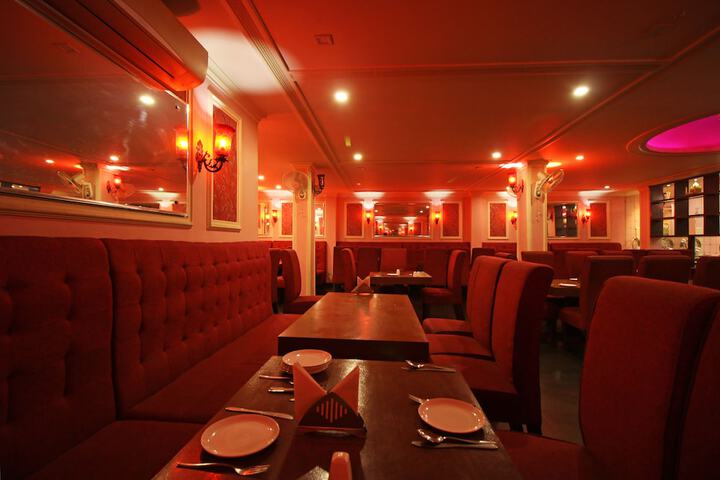 Dining 15 of 21