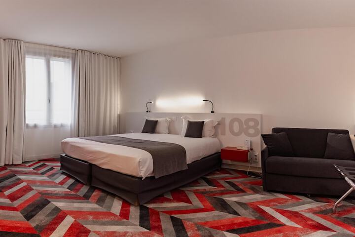 Room 17 of 60
