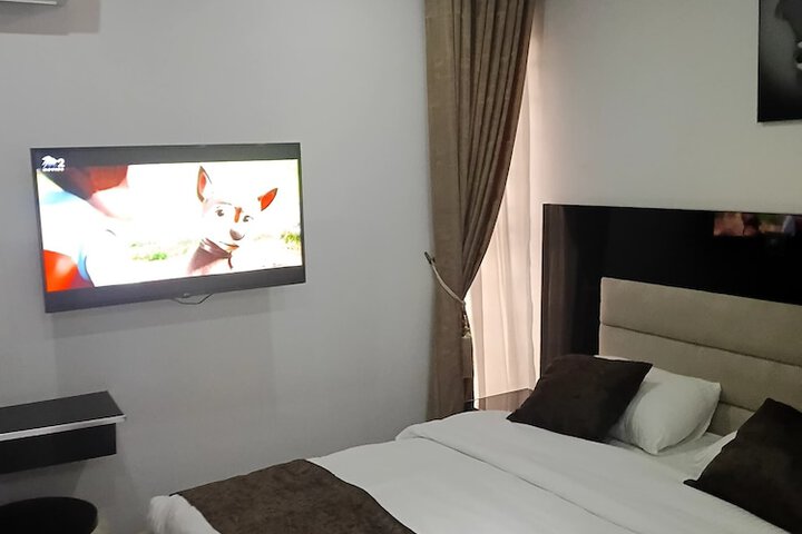 Room 3 of 15