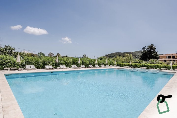 Pool 21 of 59