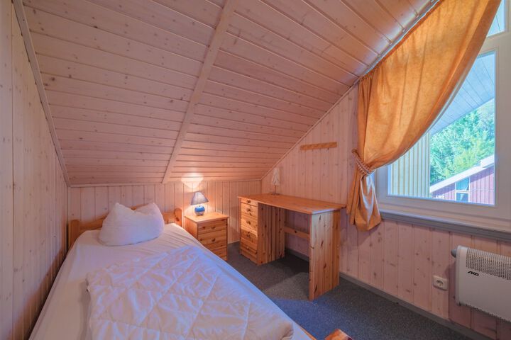 Room 16 of 69