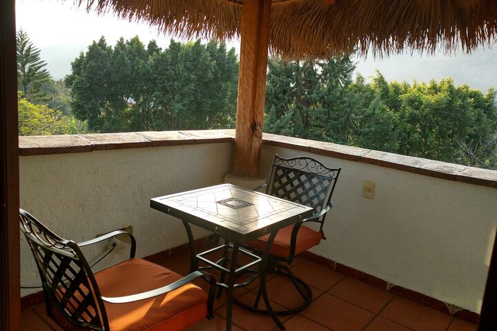 Room 10 of 28