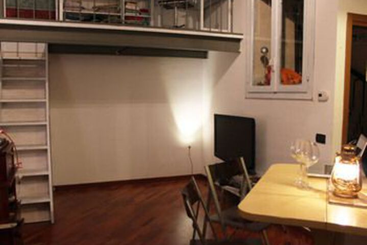 Room 8 of 11