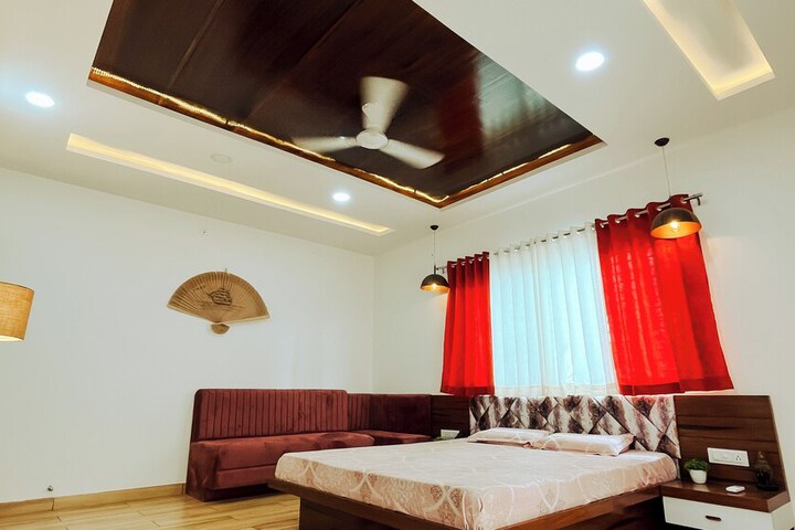 Room 6 of 30