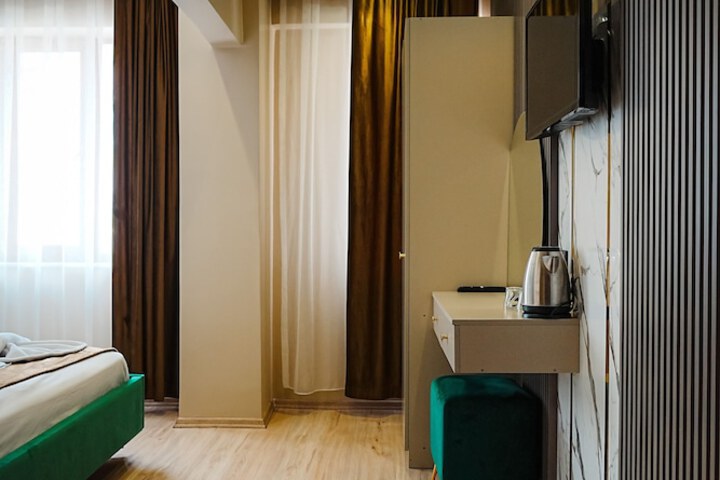 Room 29 of 65