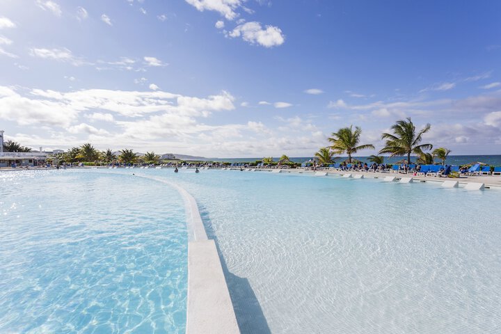 Pool 77 of 272