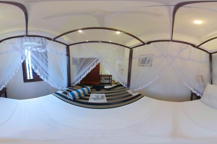 Room 53 of 139