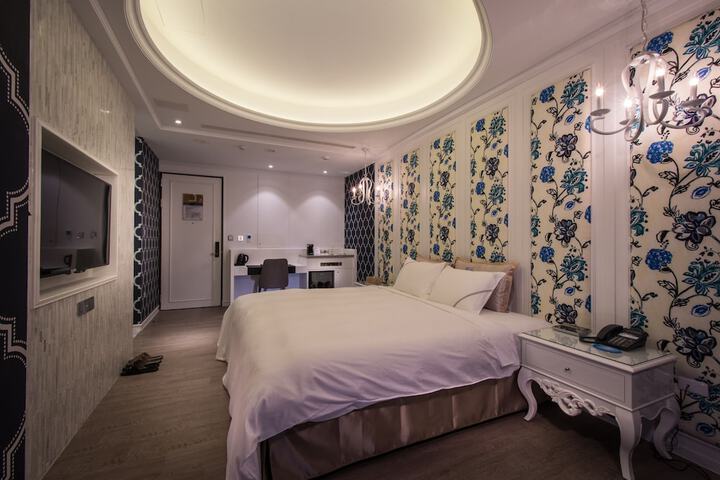 Room 83 of 113