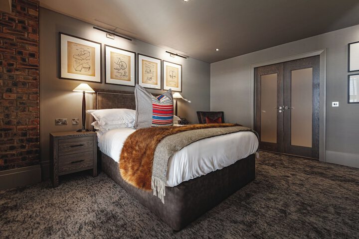 Room 6 of 43