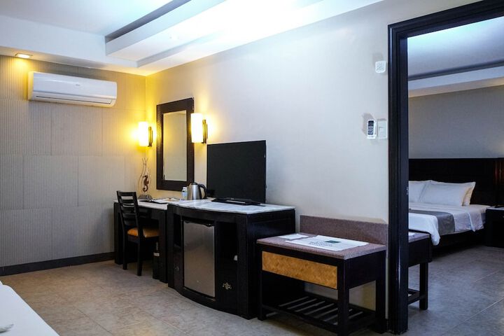 Room 34 of 119