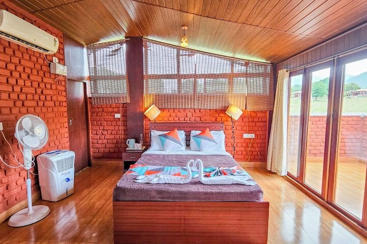Room 3 of 18