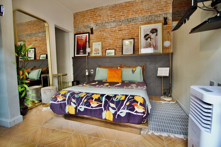 Room 14 of 40