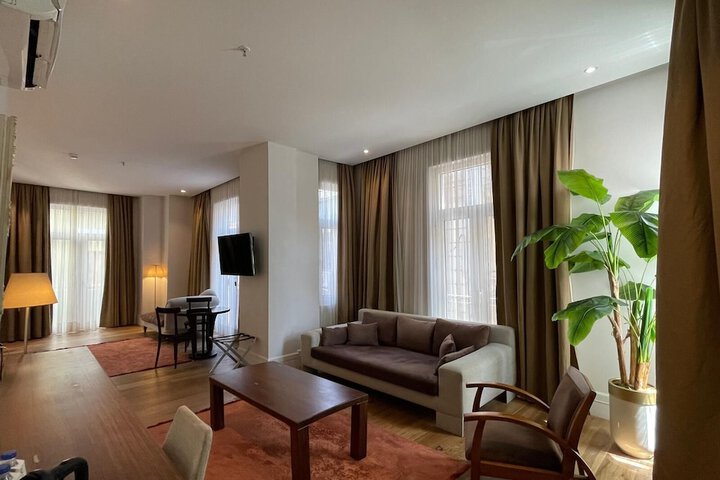 Room 30 of 79