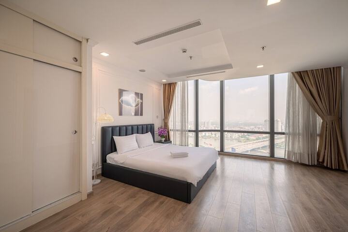 Room 69 of 243