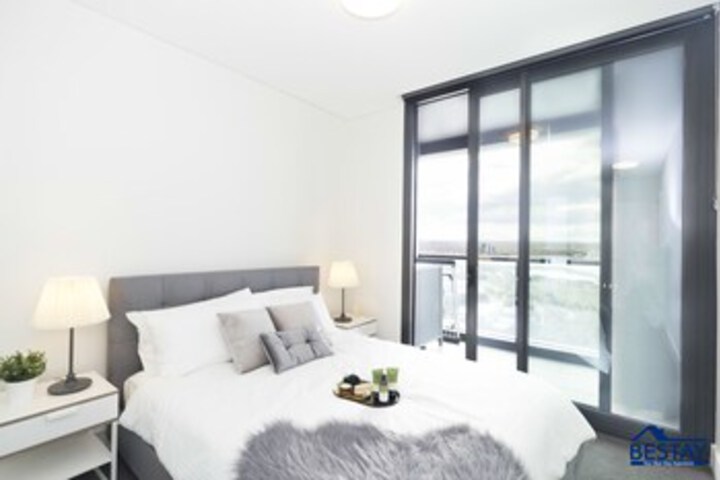 Room 7 of 16