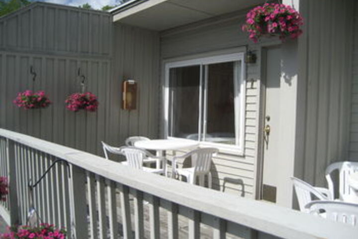 Terrace/Patio 2 of 102