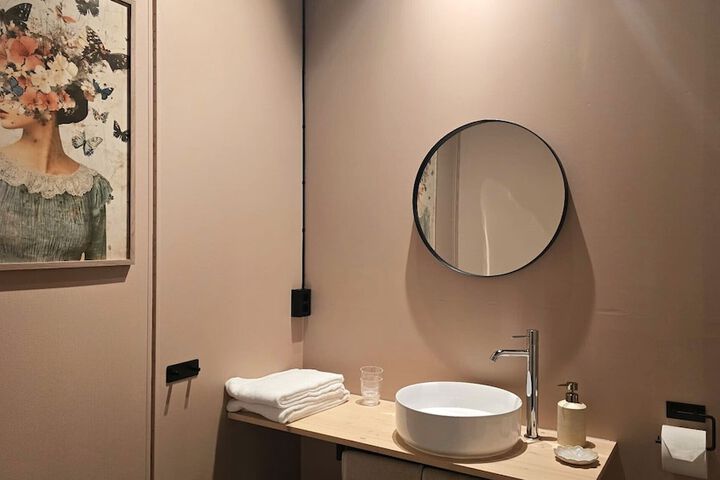 Room 27 of 54
