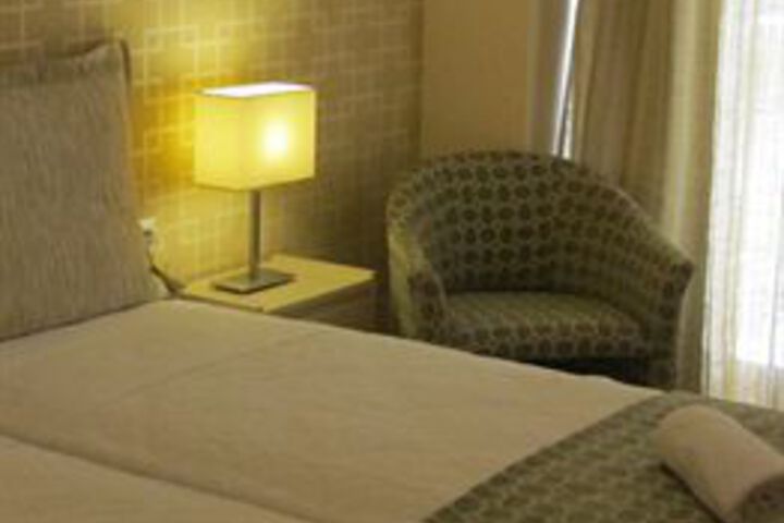 Room 2 of 10