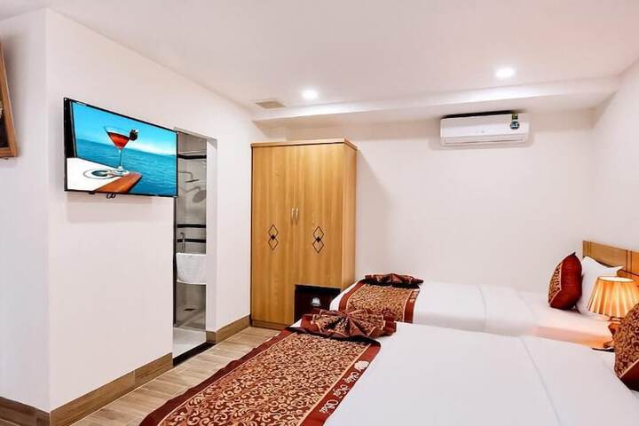 Room 21 of 36