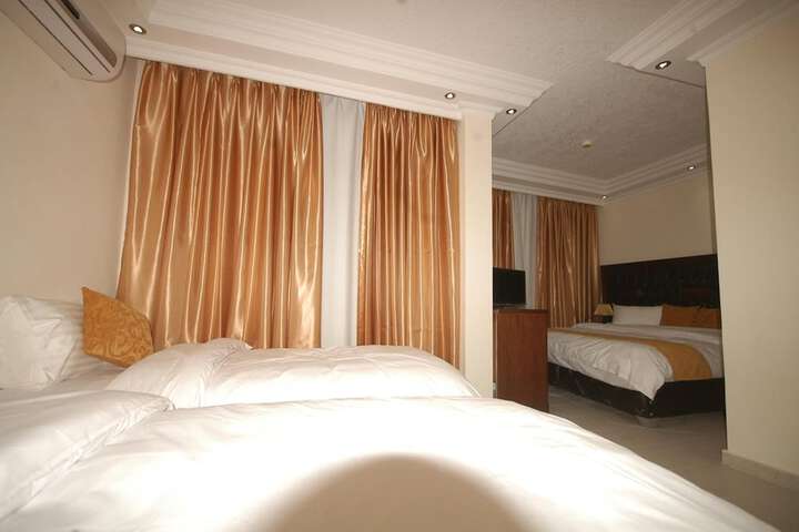 Room 28 of 78
