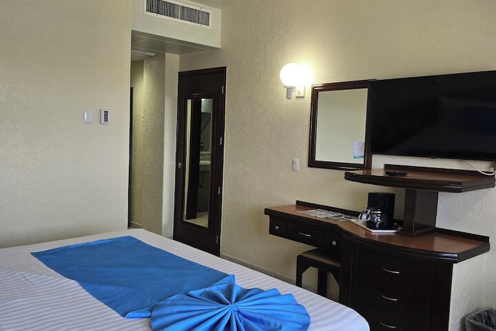 Room 17 of 46