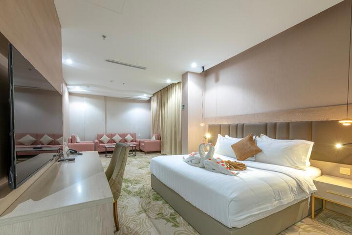 Room 7 of 17