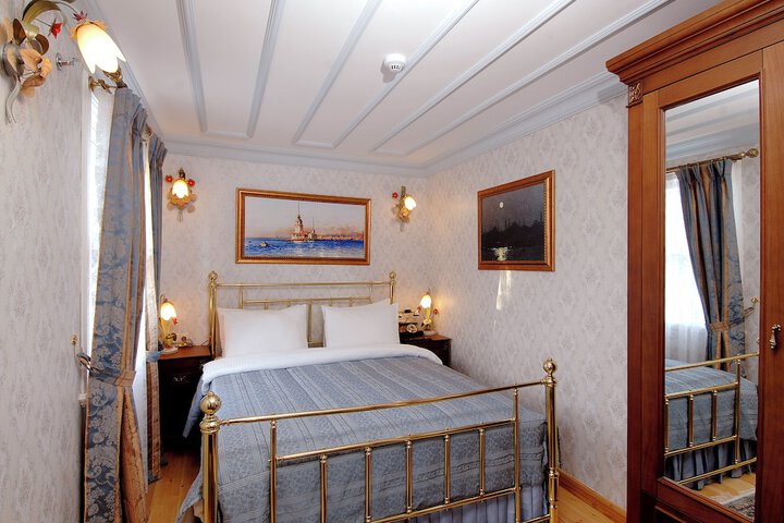 Room 32 of 55