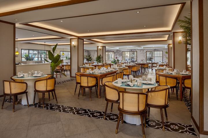 Dining 76 of 132