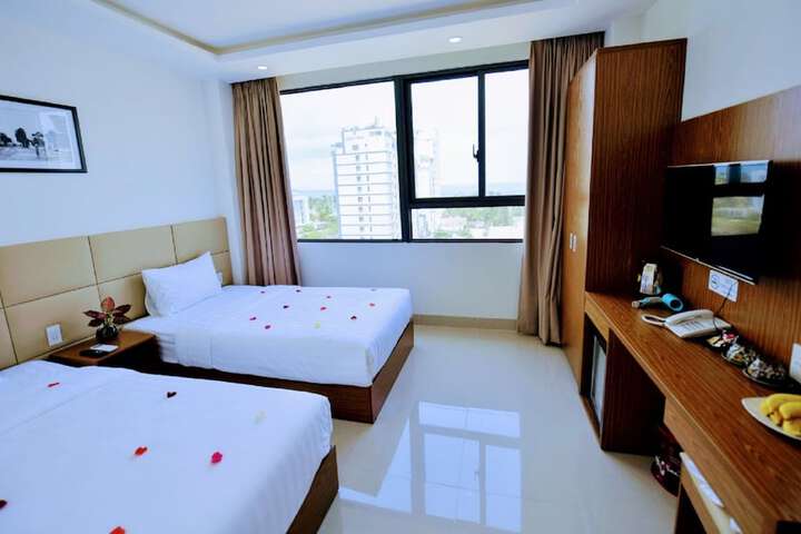 Room 12 of 46