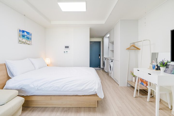 Room 15 of 640