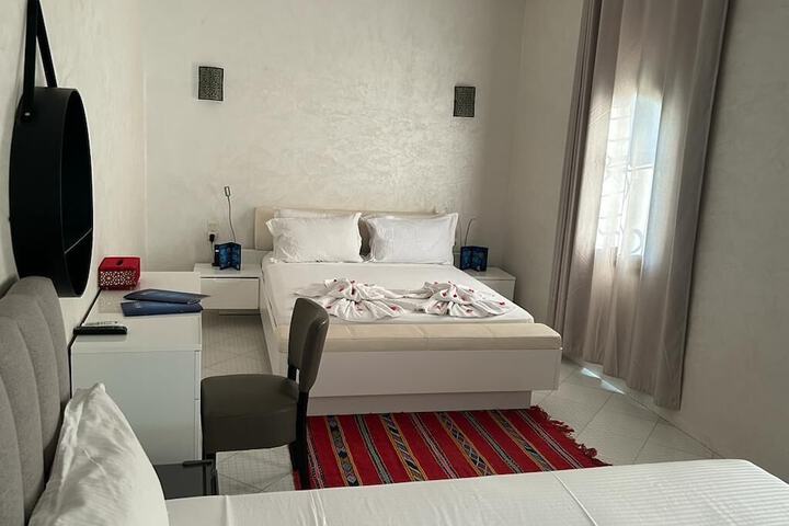 Room 4 of 26