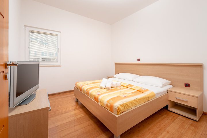 Room 3 of 54
