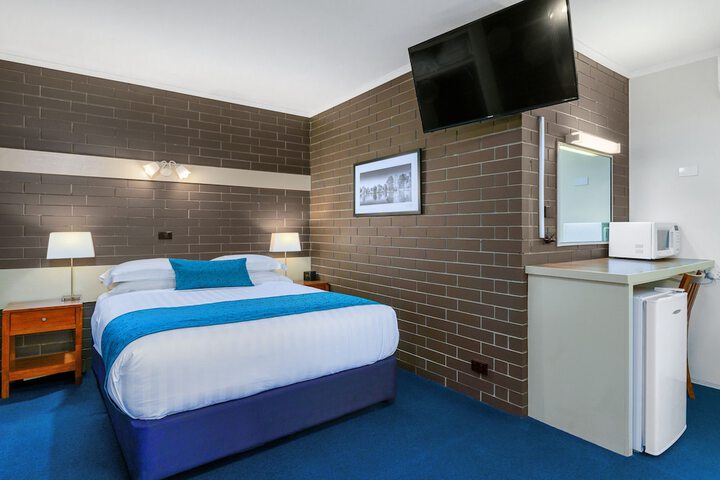Room 12 of 26