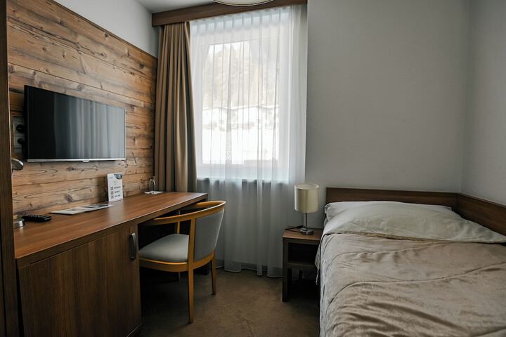 Room 19 of 76
