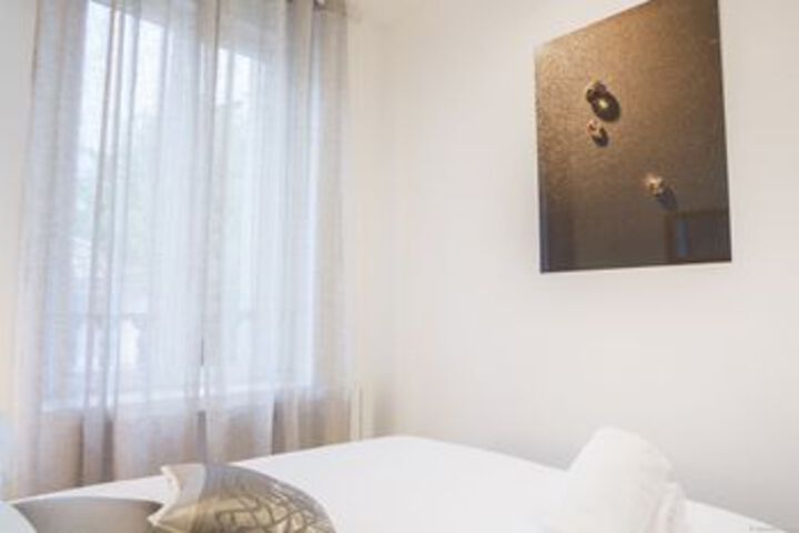 Room 6 of 24