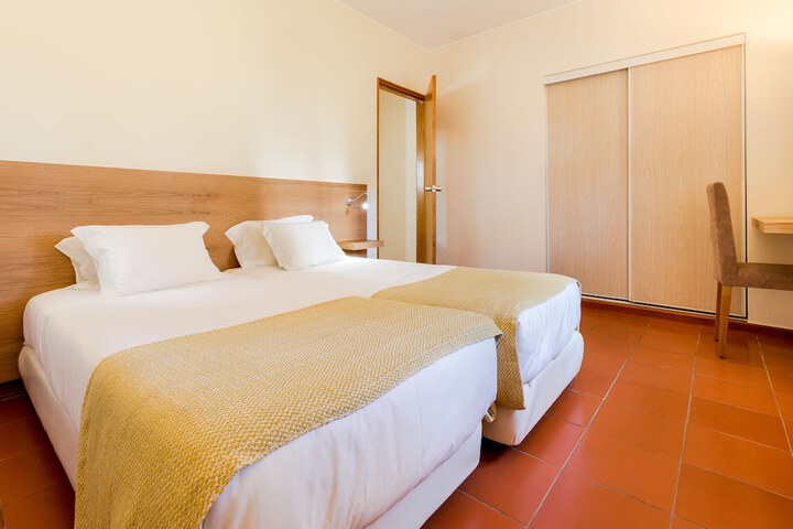 Room 5 of 91